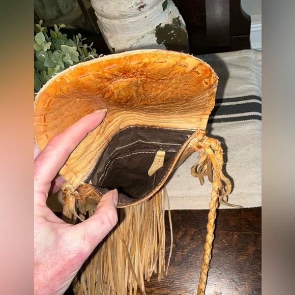 NWT Bed Stu SANDY LANE Tan Rustic White BFS Fringe Hobo Crossbody Bag MSRP $205 - Picture 10 of 11